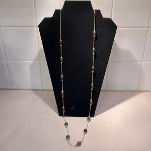 Necklace with multicolor beads